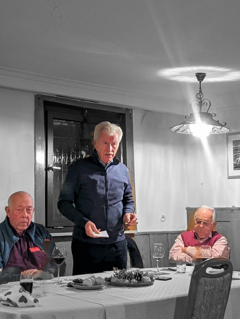 Reinhard Haas hält Rede